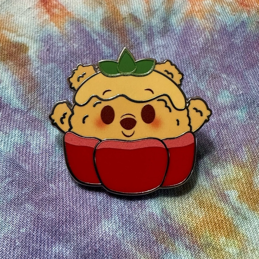 Disney Mystery Pin Munchling Series 2 Winnie the Pooh Stuffed Bell Pepper